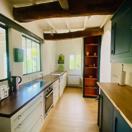 Hébergement de vacances Charming House Near Ile De Ré With Terrace Nieul-sur-Mer